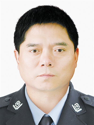 15.王雁冰,男,43歲,商丘市虞城縣公安局局長.